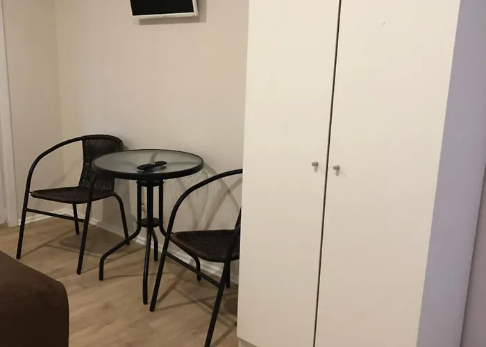 Nameliai Suaugusiems, Sventojoje 팔랑가